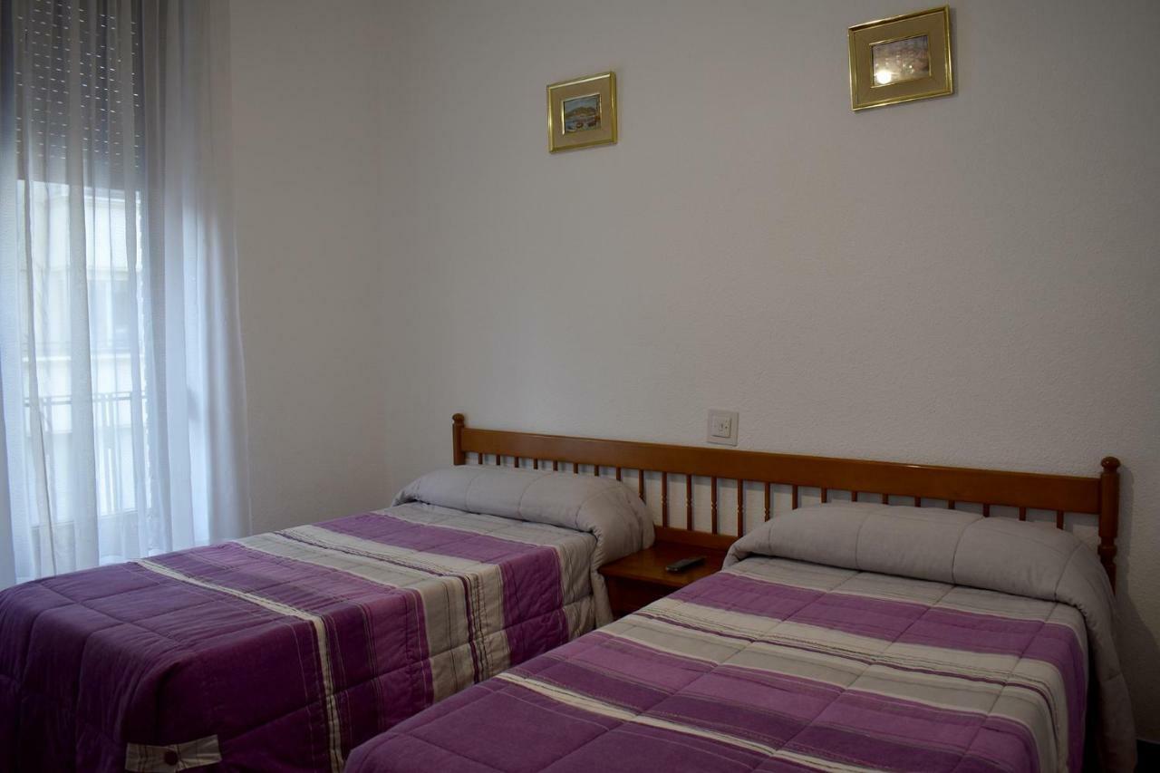 Hostal Oviedo Hotel Leon Bagian luar foto