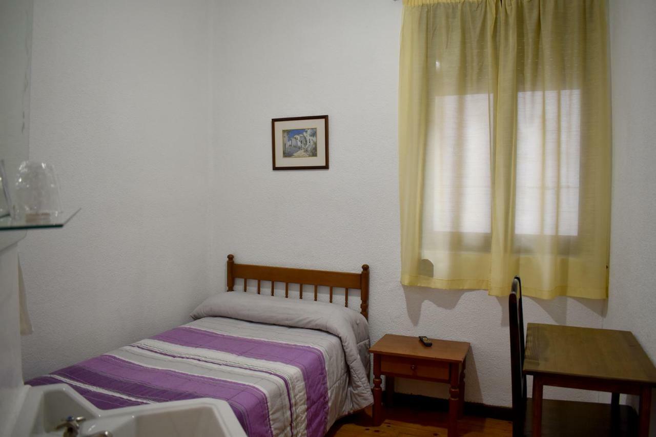 Hostal Oviedo Hotel Leon Bagian luar foto