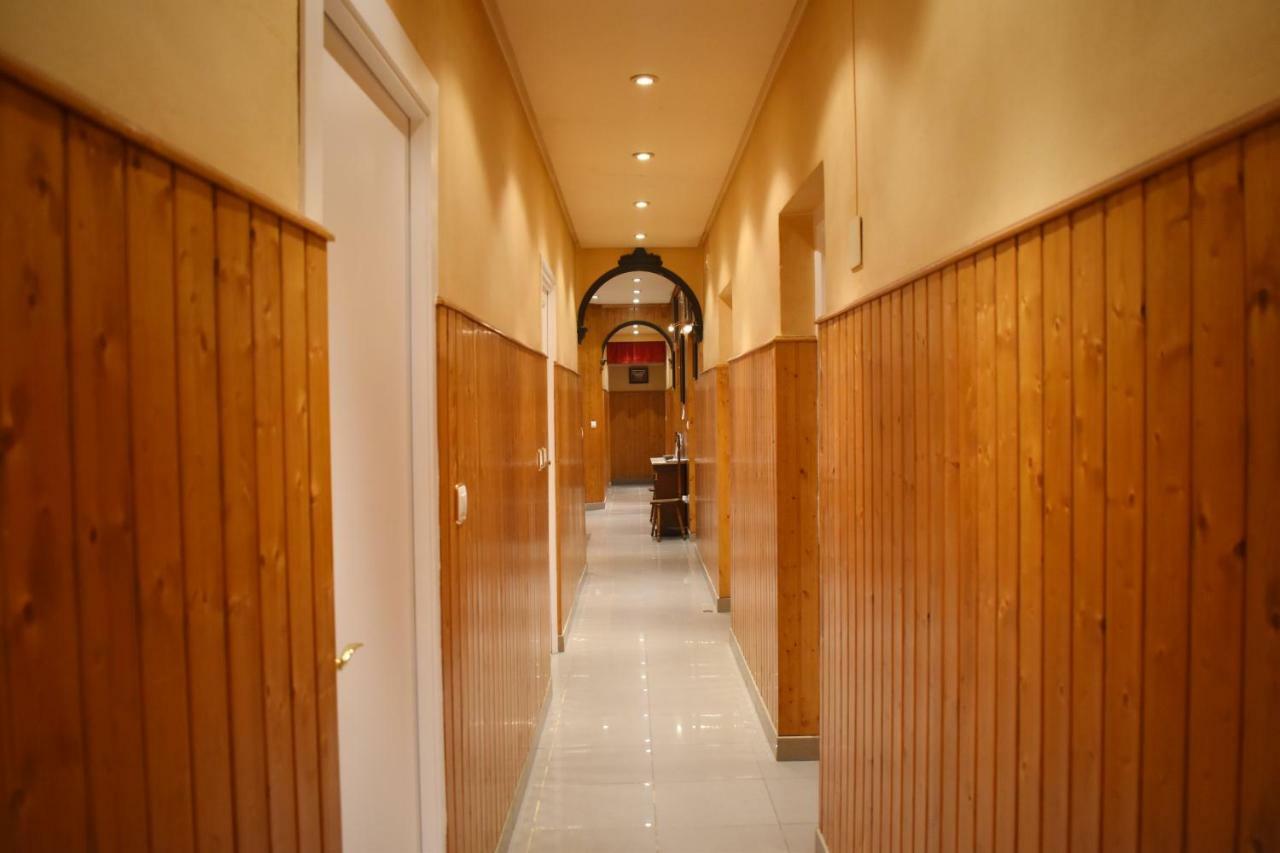 Hostal Oviedo Hotel Leon Bagian luar foto