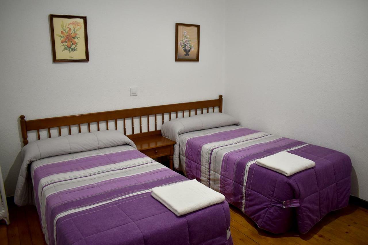 Hostal Oviedo Hotel Leon Bagian luar foto