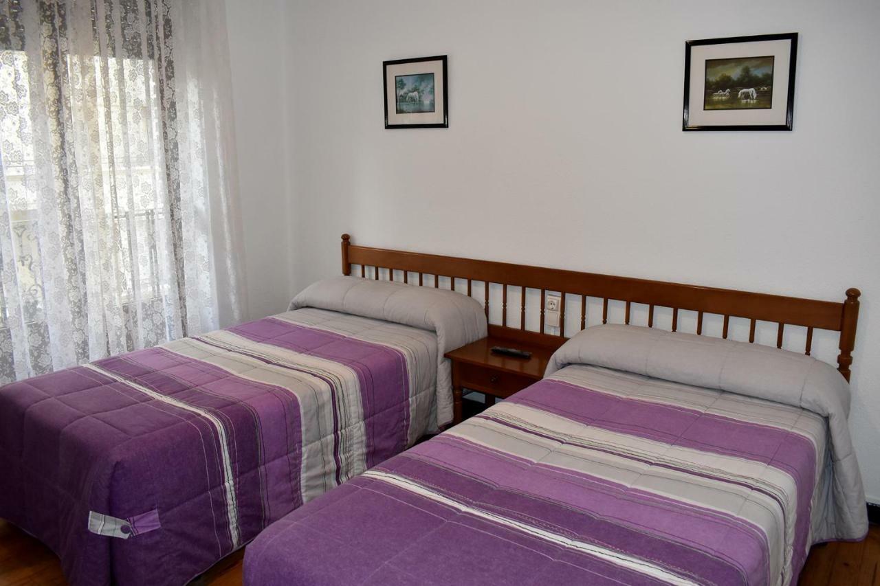 Hostal Oviedo Hotel Leon Bagian luar foto