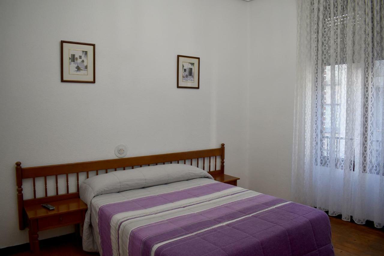 Hostal Oviedo Hotel Leon Bagian luar foto