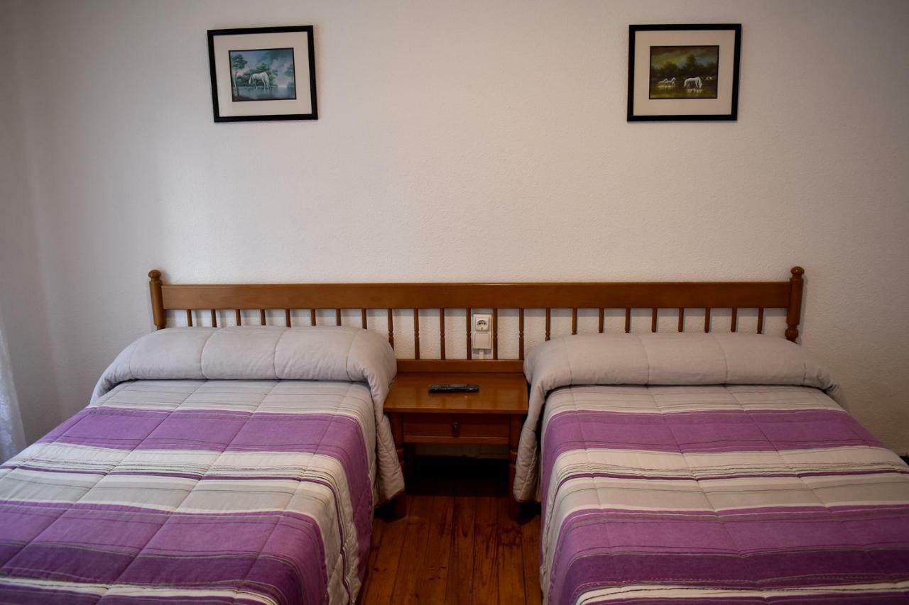 Hostal Oviedo Hotel Leon Bagian luar foto