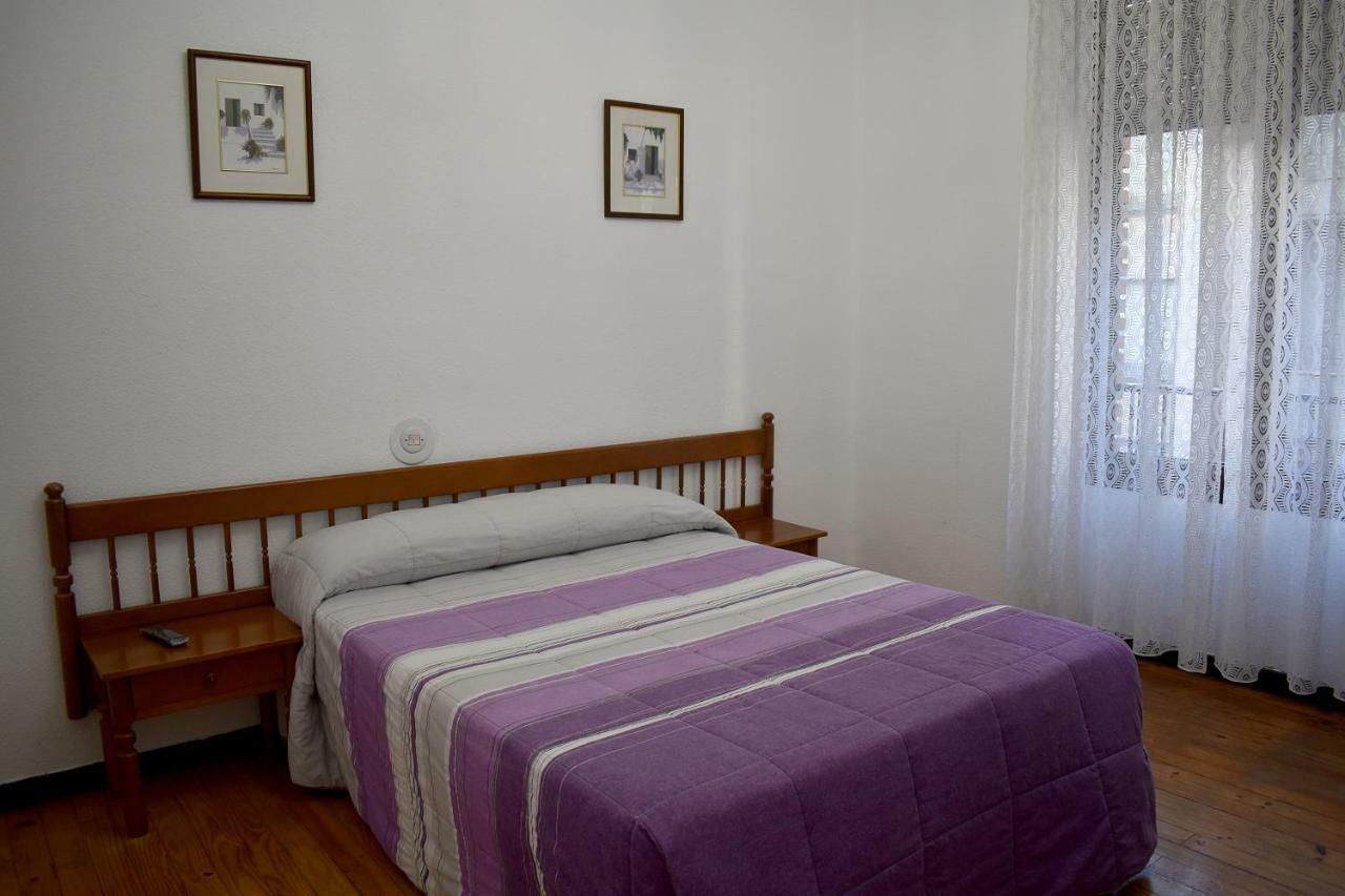 Hostal Oviedo Hotel Leon Bagian luar foto
