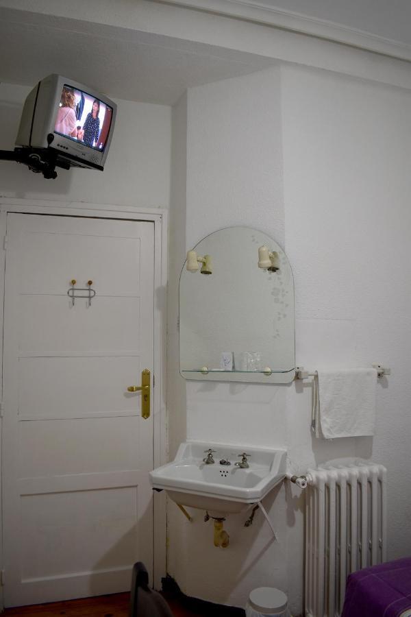 Hostal Oviedo Hotel Leon Bagian luar foto